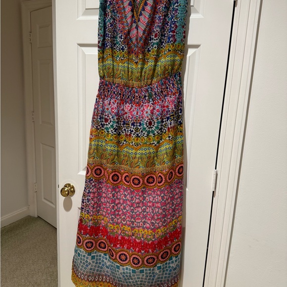 Gorgeous strapless swim coverup - Picture 10 of 11